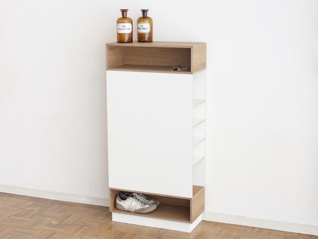 SchuhRegal SRR mit Dekoration