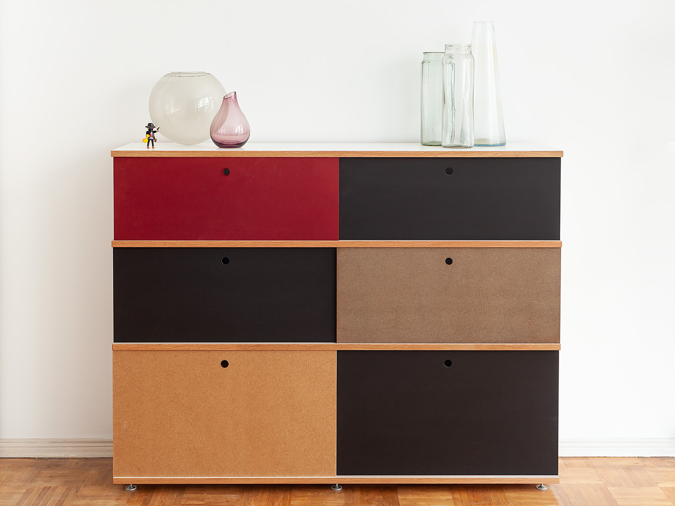 Sideboard SCS Front in Schwarz Rot Eiche Natur