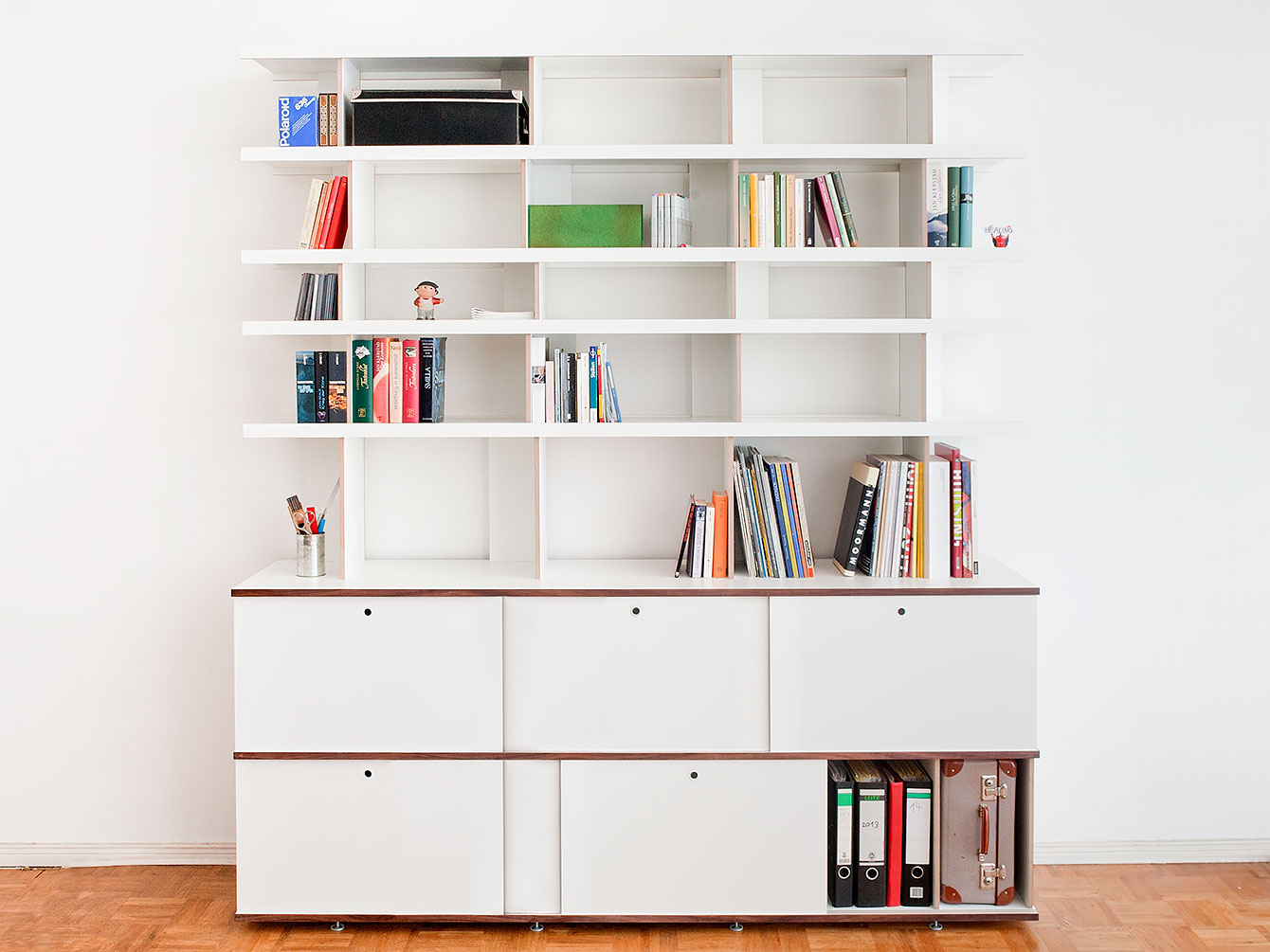 System SBS Kombiregal frontal fotografiert