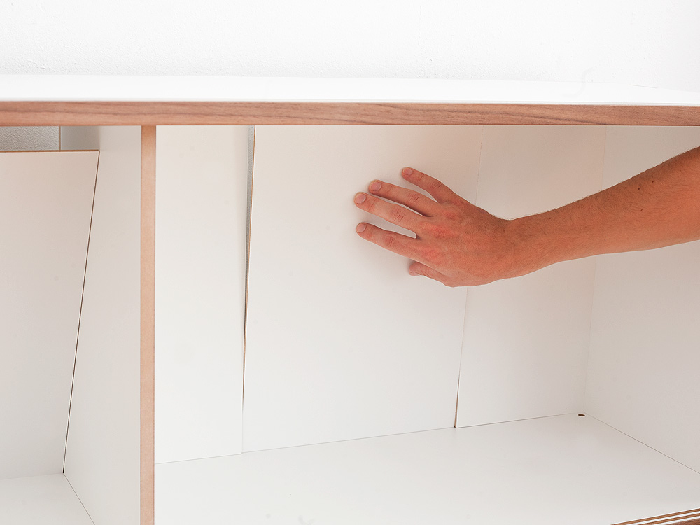 Rückwände werden fixiert